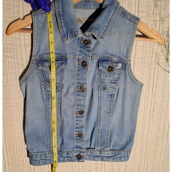 Women's Light Wash Denim Jean Vest GJG Sleeveless Button Up Distressed  Size S - Picture 12 of 17